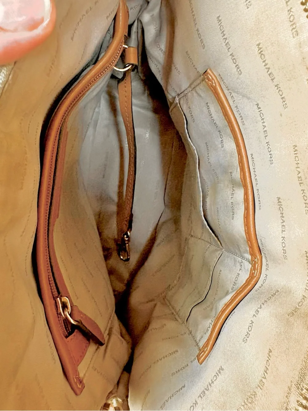 MICHAEL KORS MK Rhea Zip Medium Slim Backpack • Logo Vanilla / Acorn / Beige